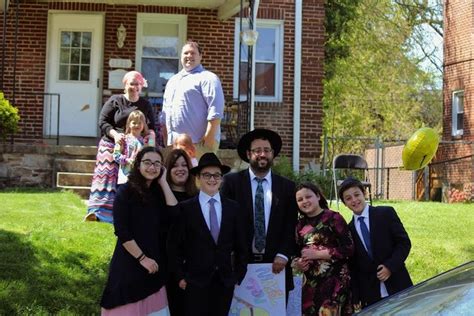 Baltimore jewish life - Baltimore Jewish man attacked in front of synagogue, has kippah stolen Brazen robbery in broad daylight ends with police tackling suspect resisting arrest. ... according to Baltimore Jewish Life.